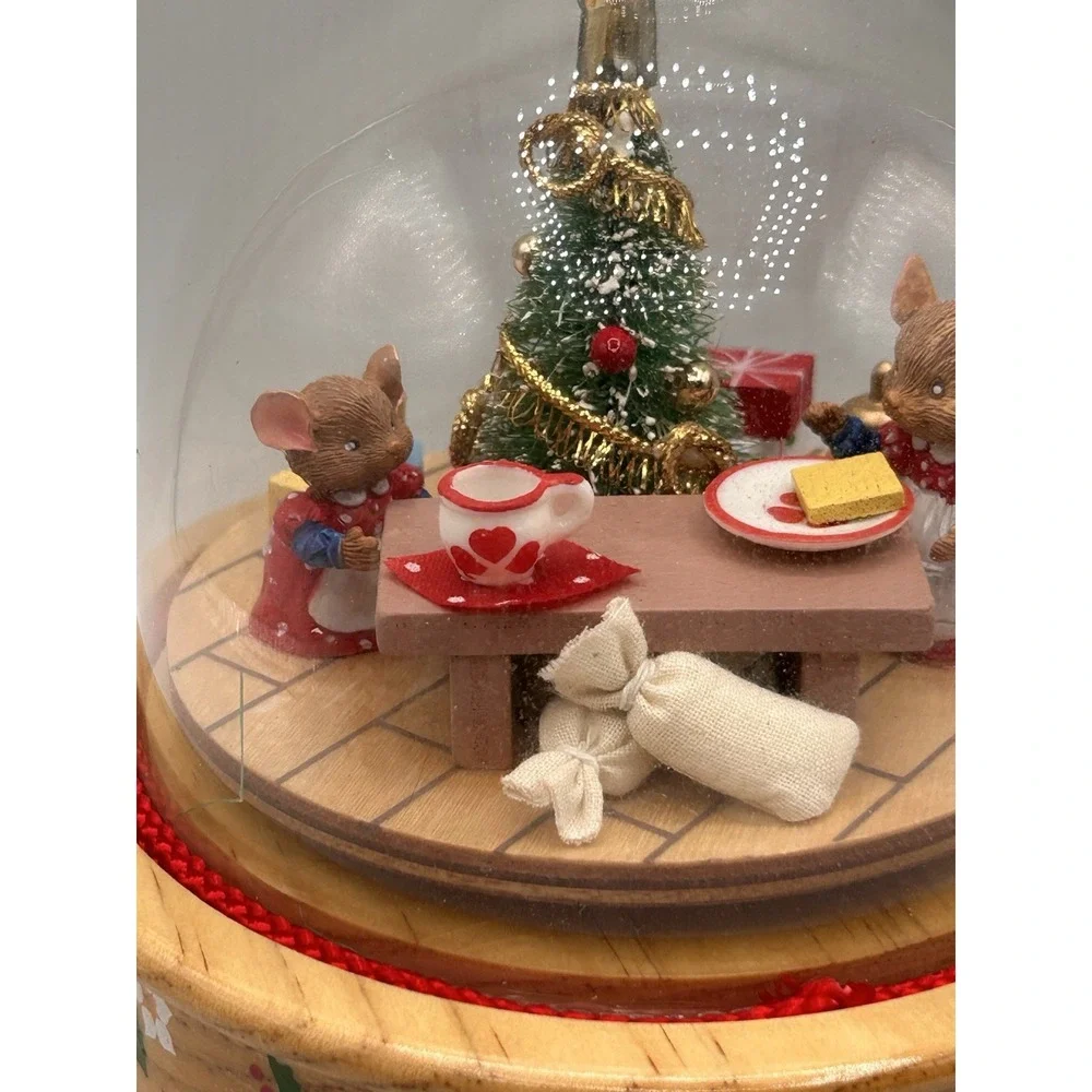 Vintage Enesco Christmas Mice‎ Cheese Cloche Musical Animated 1990 Music Box